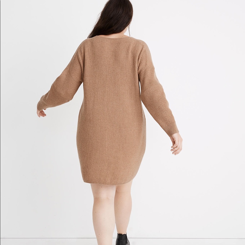 NWT Madewell Relaxed V-Neck Sweater Dress - Picture 3 of 8